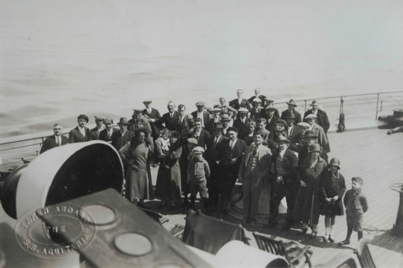 Spanish immigrants aboard the SS Aquitania, 1926